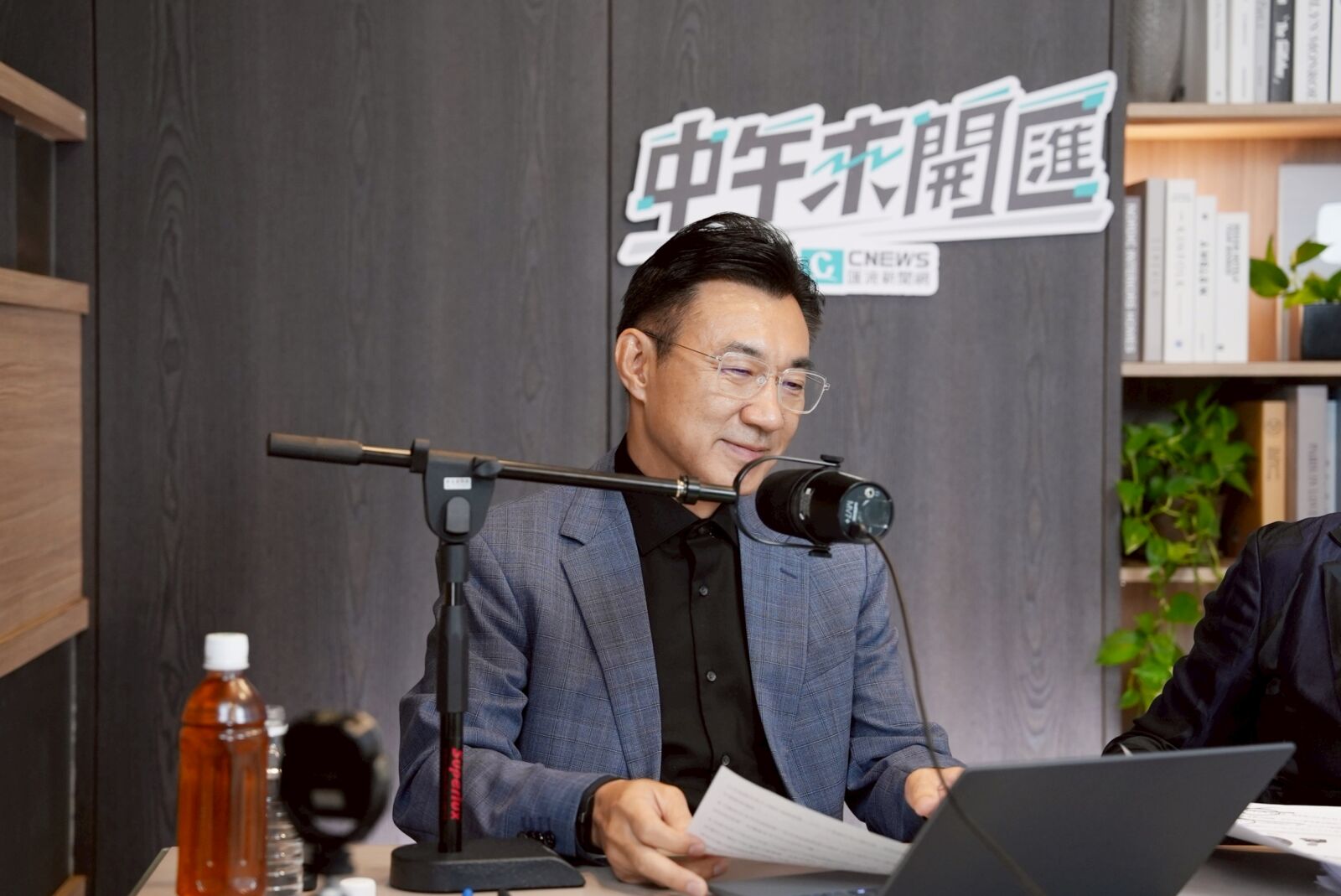 中午來開匯/川普喊「偷晶片」揚言課高關稅 江啟臣:「他會痛」代表台灣供應鏈是重要嚇阻力 218 中午來開匯/川普喊「偷晶片」揚言課高關稅 江啟臣:「他會痛」代表台灣供應鏈是重要嚇阻力 217
