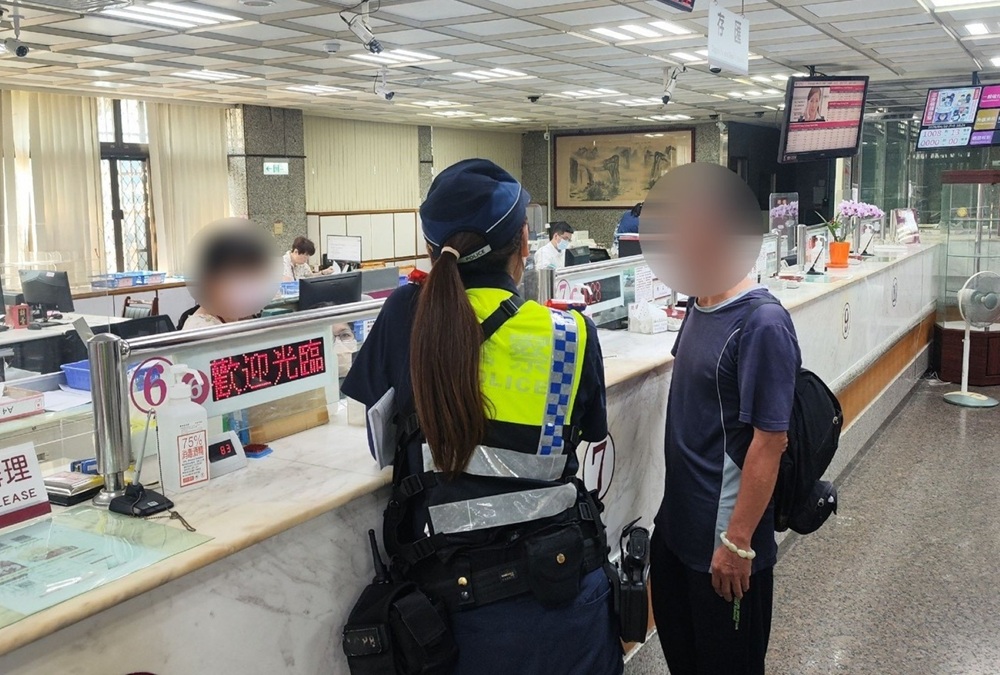連領200萬元又要40萬元 堅稱投資黃金警關懷秒改口不領了 226 cnews204260615a12