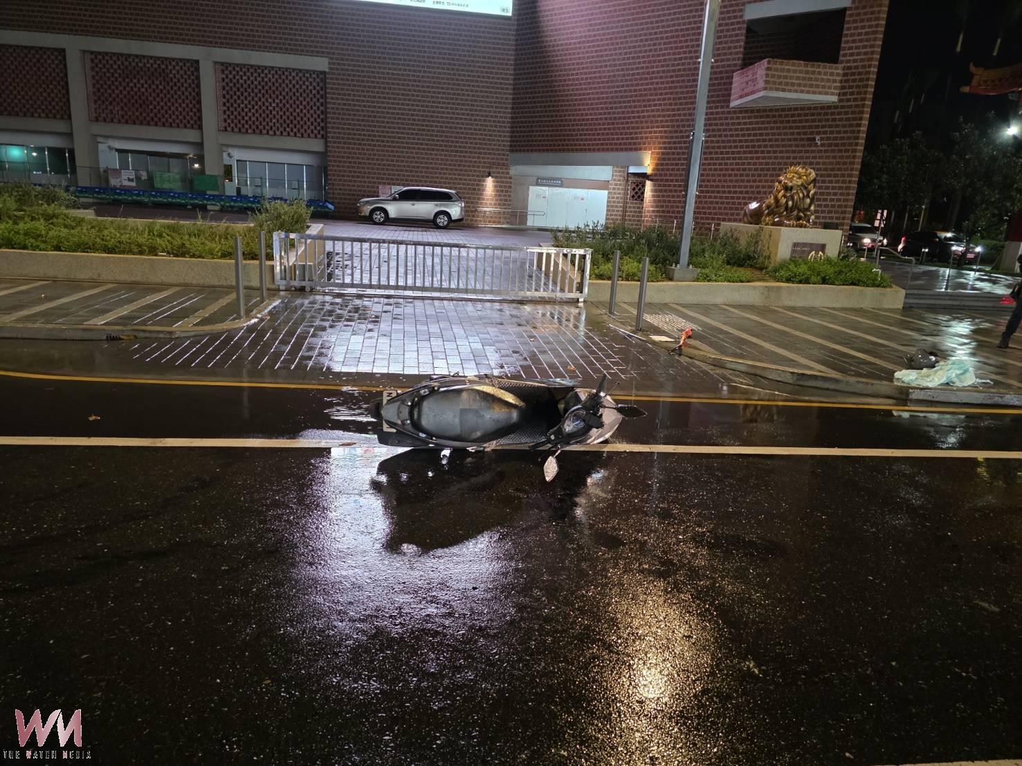 路面「暗藏陷阱」?彰化男騎車突失控重摔 - https://www.watchmedia01.com