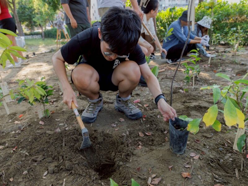 圖文:慈濟首座宮脇小森林落腳台南安平聯絡處攜手一野森林以大地遊戲串起社區及生態的共同創造。