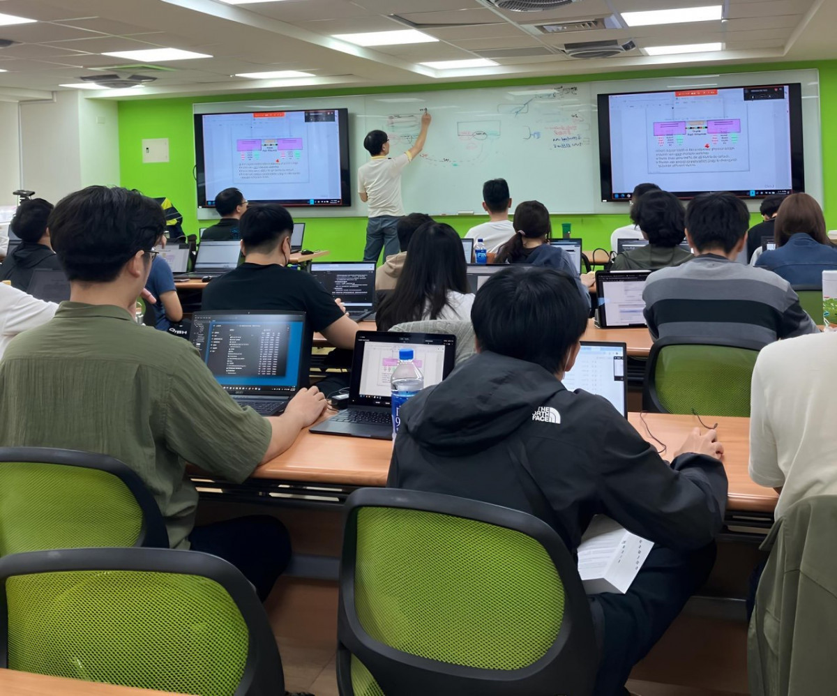 Java雲端服務開發技術養成班授課情形。<br /><br /> <br /><br />