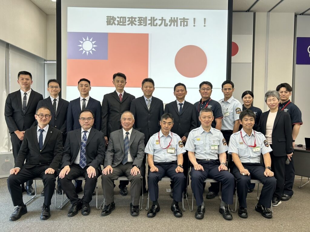 台日消防交流 中市消防局赴北九州市汲取防救災量能 11 %E5%8C%97%E4%B9%9D%E5%B7%9E%E5%B8%82%E6%B6%88%E9%98%B2%E5%B1%80%E6%AD%A1%E8%BF%8E%E5%84%80%E5%BC%8F %E5%85%A8%E9%AB%94%E5%90%88%E5%BD%B1