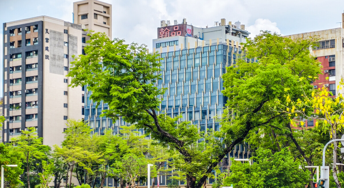 ▲高雄翰品酒店攜手新鹽埕商圈，住房送200元商品抵用券，暢遊24家特色名店。（圖/高雄翰品酒店提供）