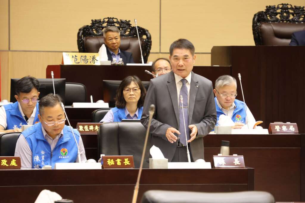 ▲苗栗縣議會定期會閉幕,鍾東錦強調營養午餐滾動式檢討調整。