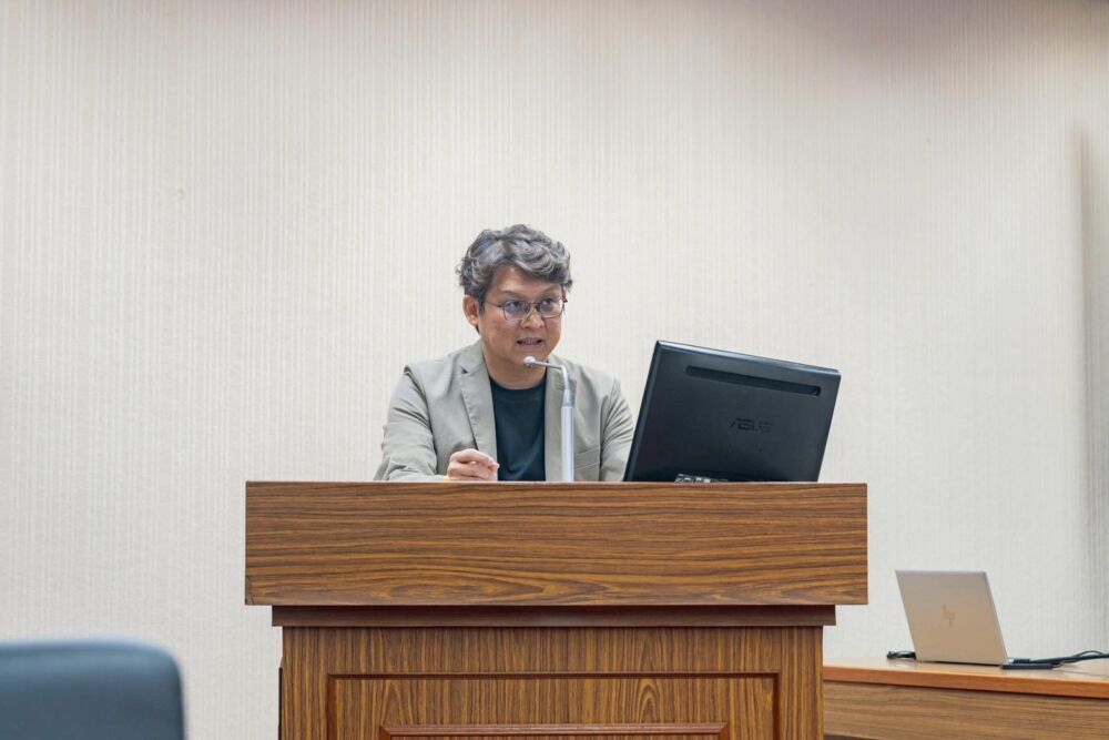饒慶鈴影音參與海峽論壇恐遭查處 黃建賓:不要用政治操作影響農民生計 212 饒慶鈴影音參與海峽論壇恐遭查處 黃建賓:不要用政治操作影響農民生計 211