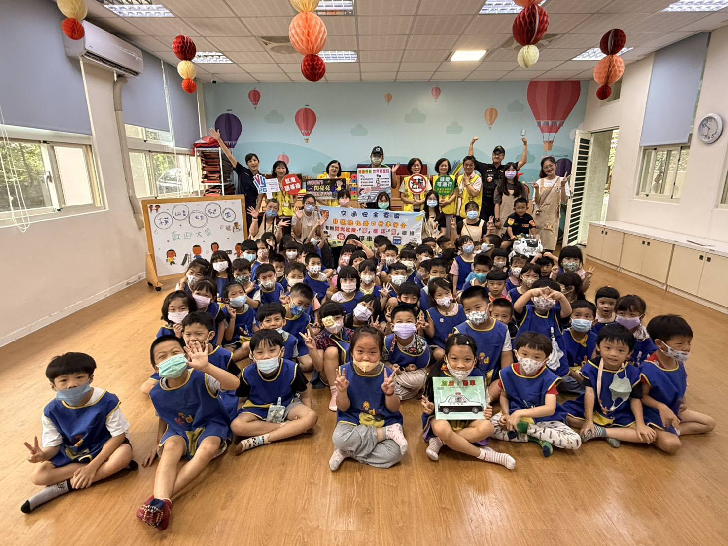 大園警深入幼兒園宣導用路觀念 幼童體驗交通號誌趣味闖關 464076 0