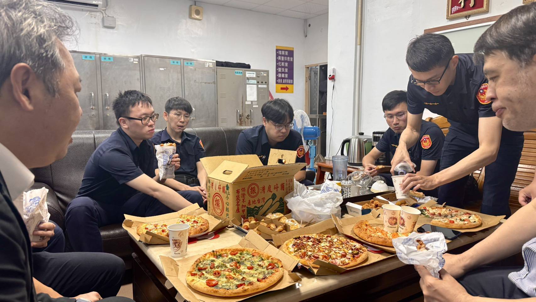 大園警友站警察節送暖 民眾加碼手寫感謝信揪感心 464214 0