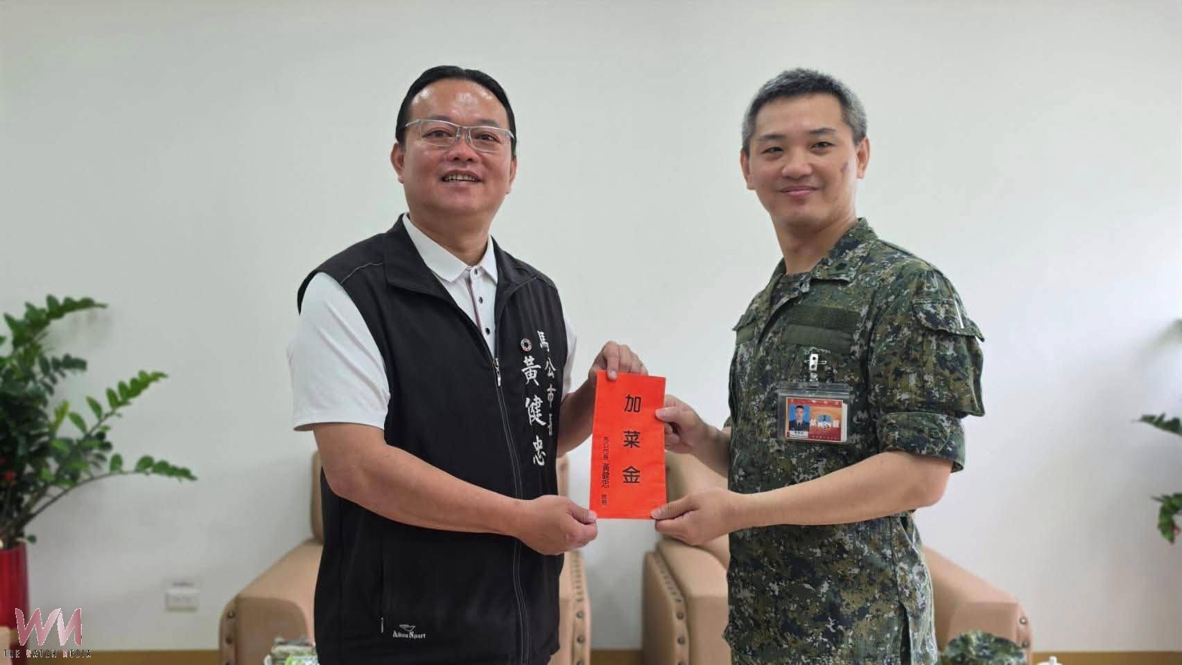 端午前暖心勞軍 議長陳毓仁與市長黃健忠慰問彈藥庫及戰車營向國軍致敬 - https://www.watchmedia01.com