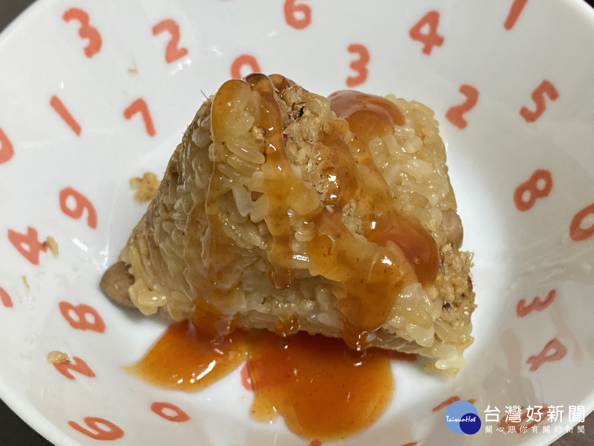 肉粽美味勿過量,醫師提醒當心胃脹、逆流與便祕找上門。圖/秀傳提供