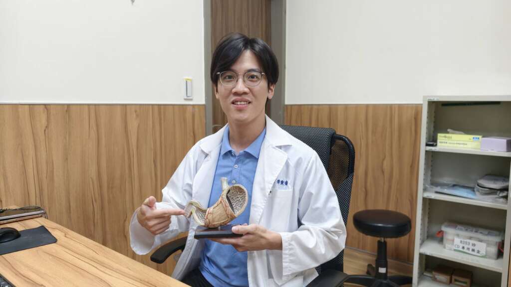 ▲彰化秀傳紀念醫院胃腸肝膽科主治醫師傅重睿提醒,肉粽不是不能吃,但若短時間內攝取過量,加上飲食不均衡,容易讓腸胃負擔加重;若本身有胃腸疾病、三高或膽囊疾病,更要特別留意份量。(圖/彰化秀傳提供)