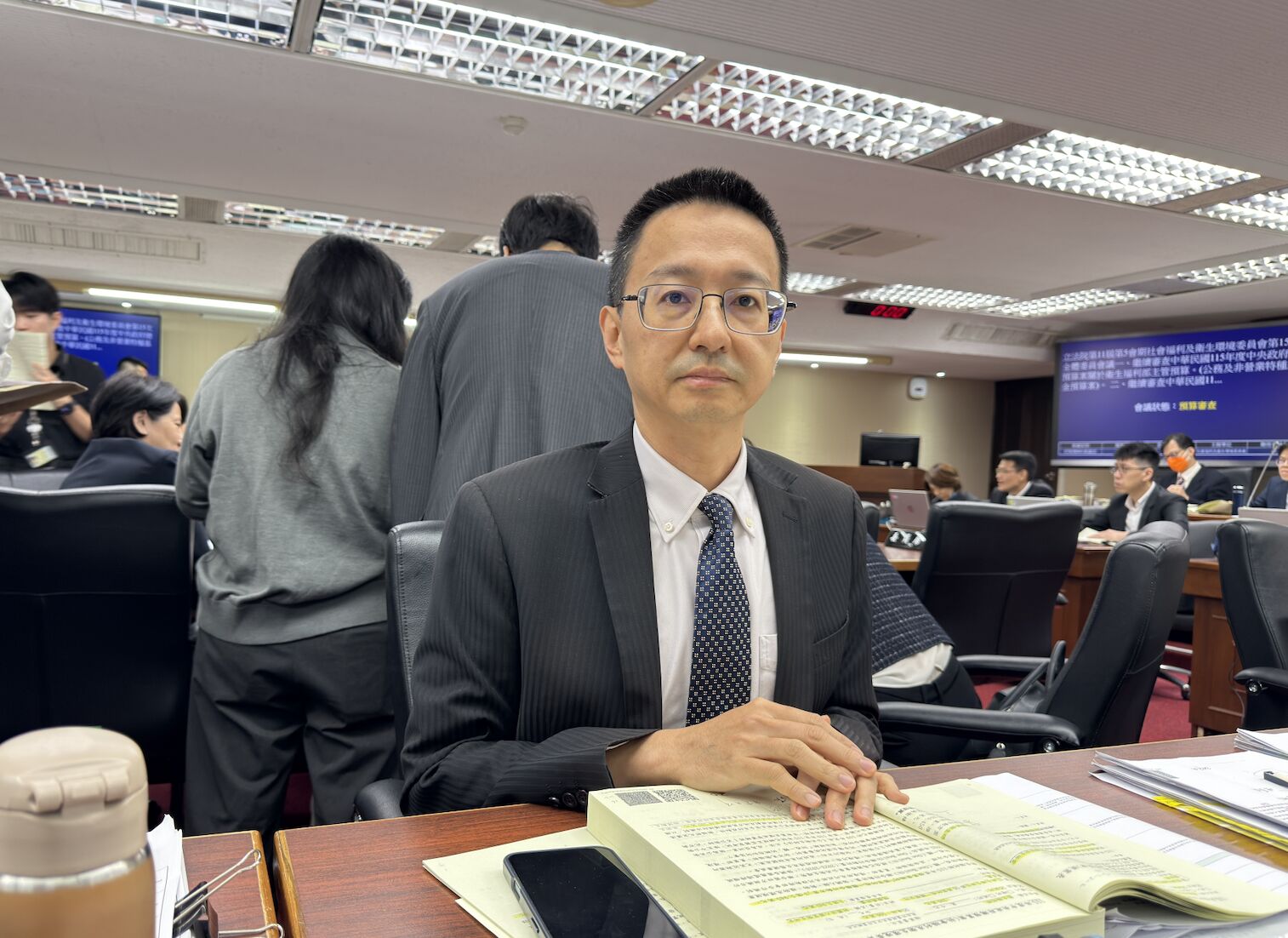 HIV校車司機案「沒新個案」 羅一鈞:受害者結婚、生產沒問題! 184 HIV校車司機案「沒新個案」 羅一鈞:受害者結婚、生產沒問題! 183