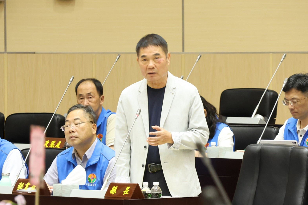 鍾東錦釋出3項重大老人福利政策　敬老愛心卡擴大使用 231
