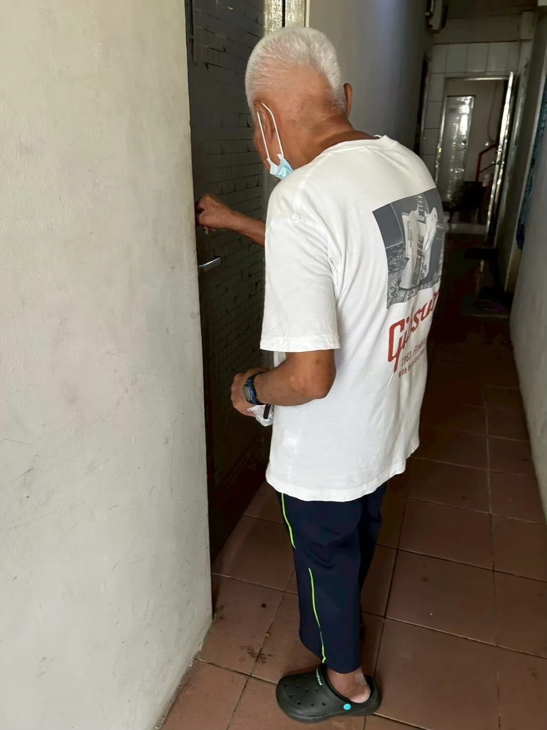 社工協助77歲的阿龍-化名-找到安心休息的家