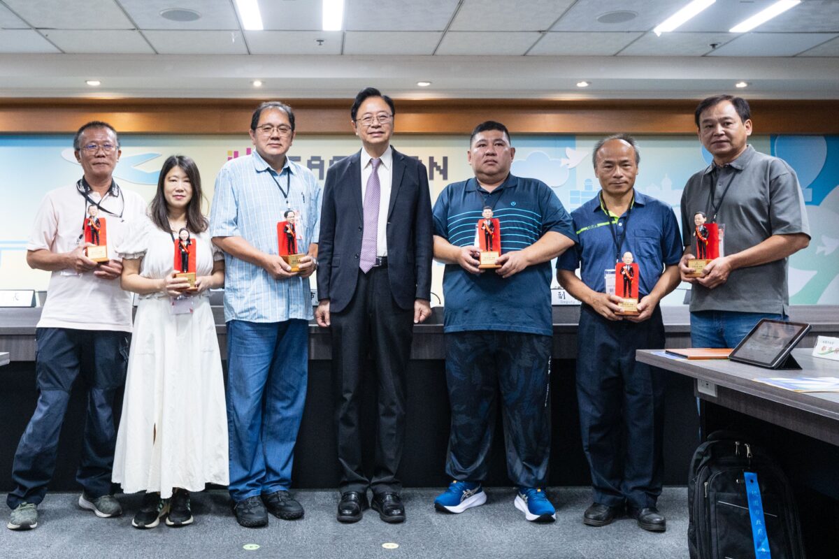 做桃園市府營運最強後盾!6基層表現傑出喜獲5千獎金、公假 78523cac 0002 42a9 aa73 778d4fb06f21