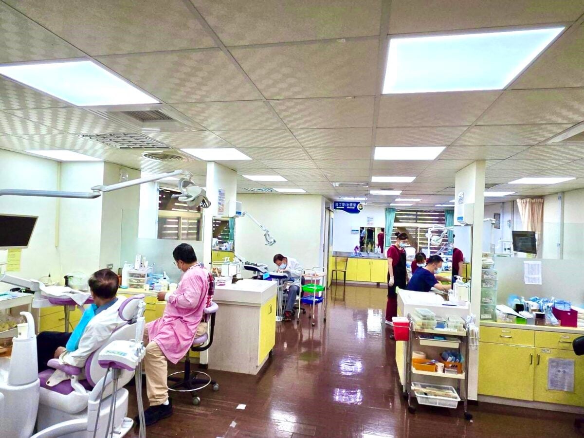 ▲假牙補助暖心守護!屏東近5千長輩重拾咀嚼力,找回健康與笑容。