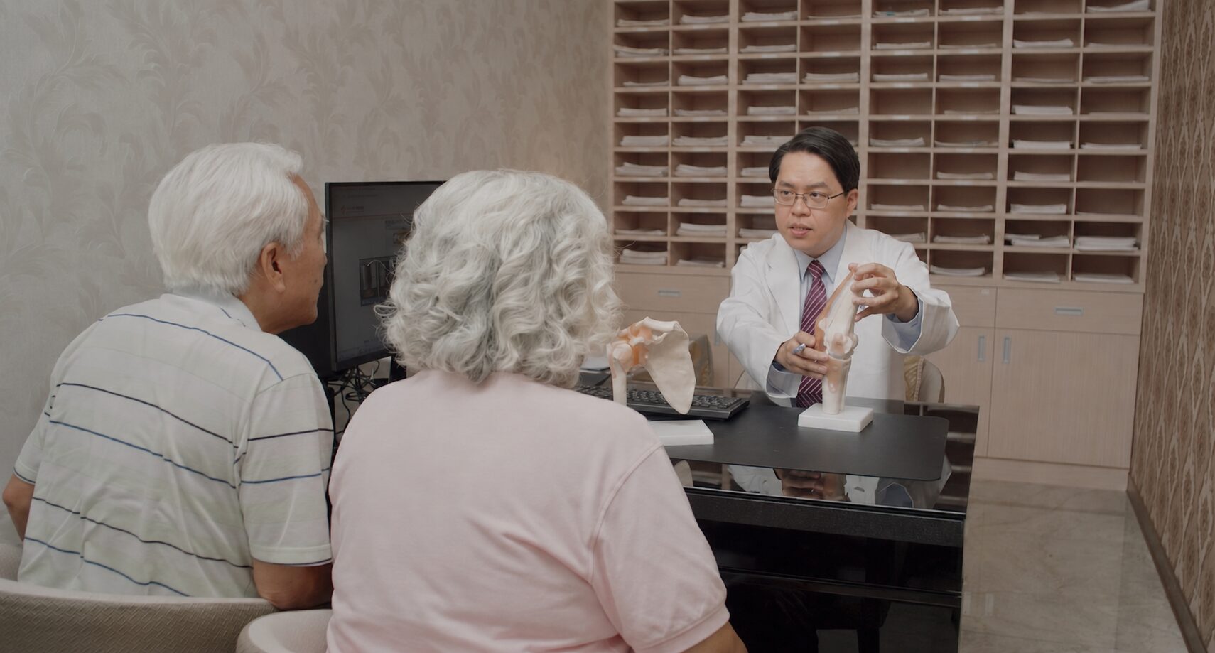  鄧翔駿醫師談髖關節退化的常見症狀與健康管理