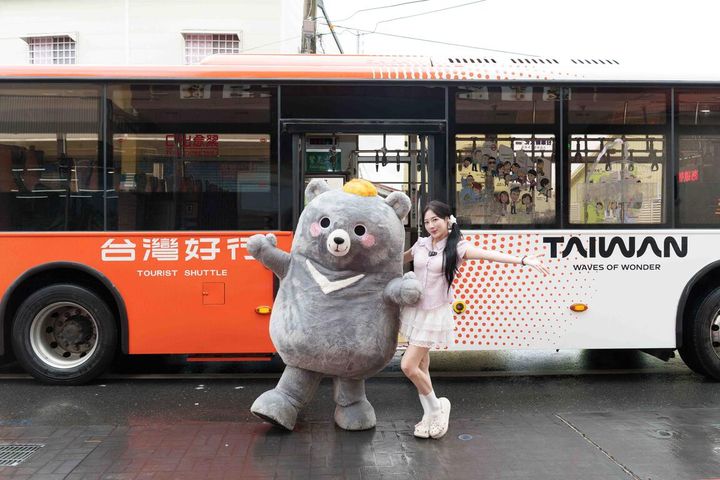 西拉雅「灰熊熊」專車。　圖：西拉雅國家風景區管理處／提供