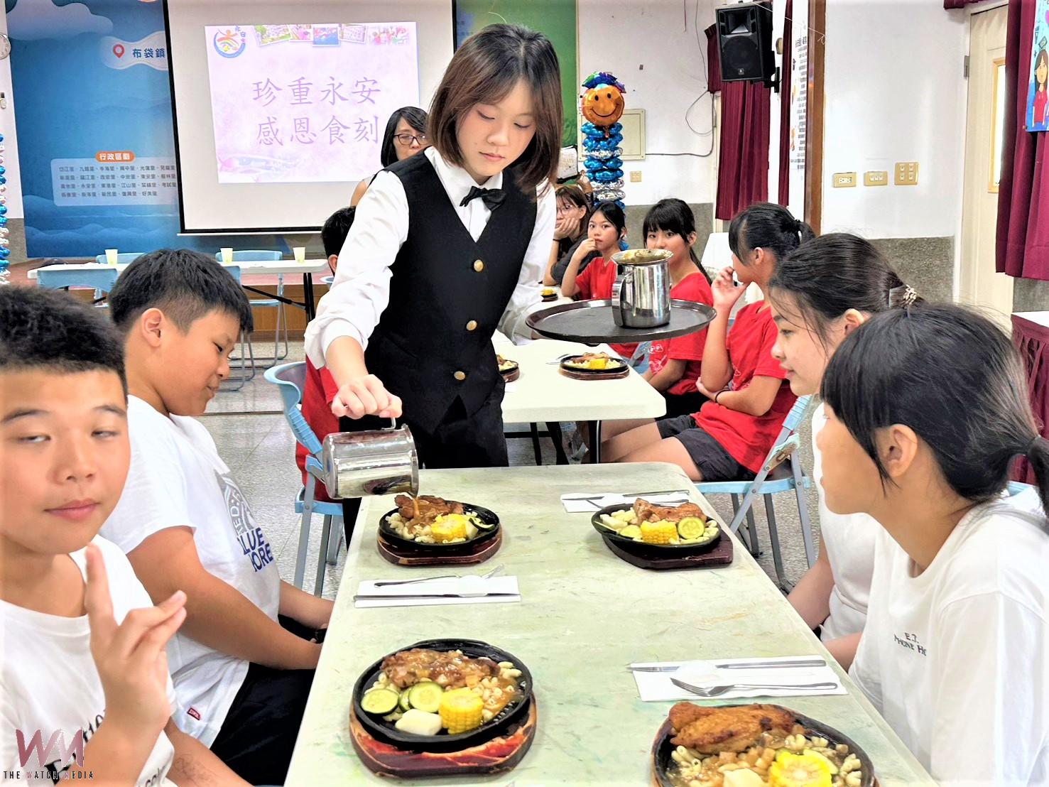 品嚐美食學美德 永安國小畢典變身餐桌禮儀課 - https://www.watchmedia01.com