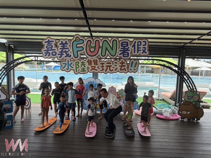 翁章梁縣長與字維新董事長共同主持亞洲最大城市滑板衝浪公園-芯浪國際滑板衝浪公園試營運,開展暑假「嘉義FUN暑假 水陸雙玩法」系列活動。(圖/記者陳惲朋攝)