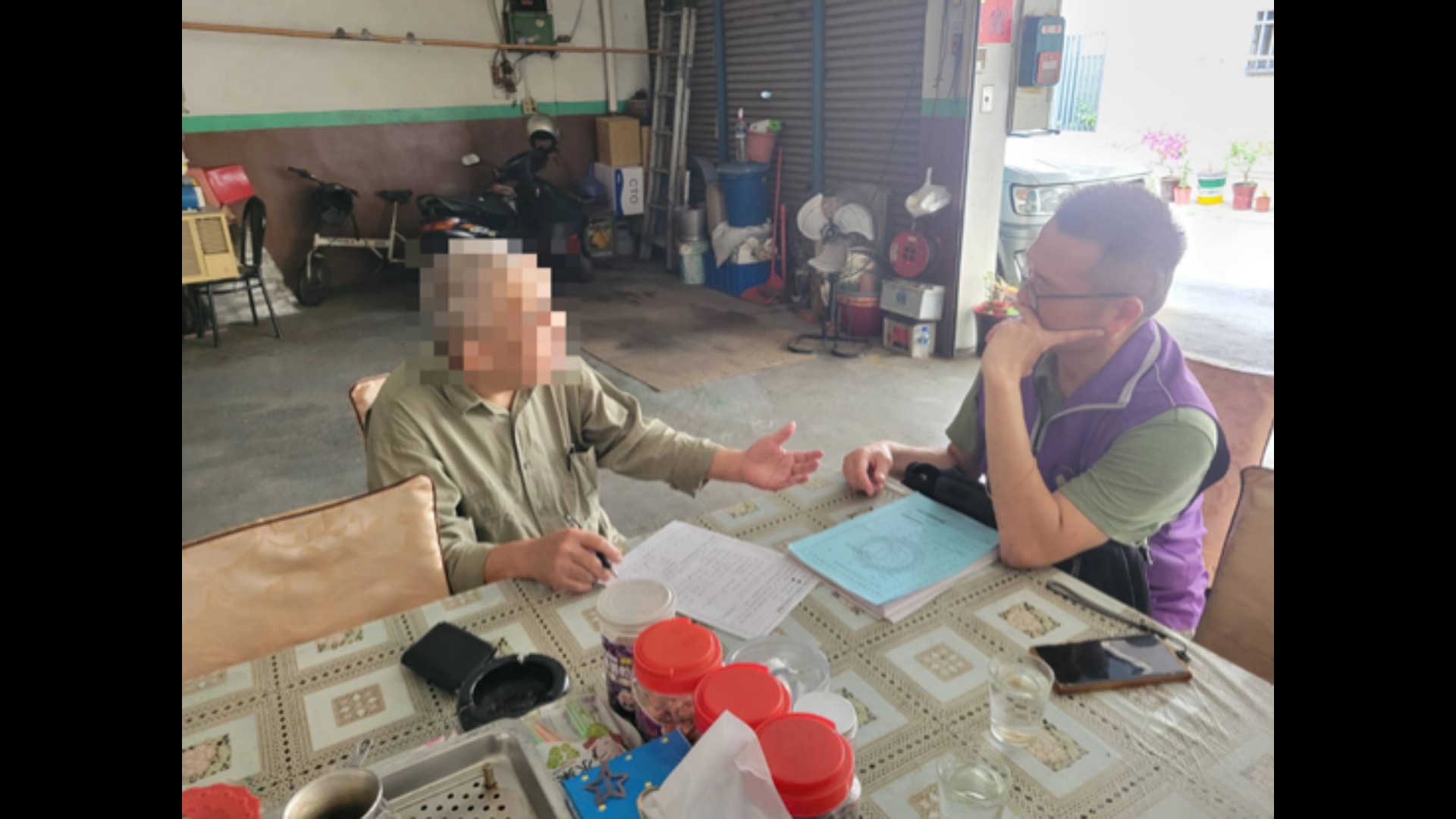 高齡養母+房貸壓力+18萬罰單 老翁走進執行署求解 - https://www.watchmedia01.com