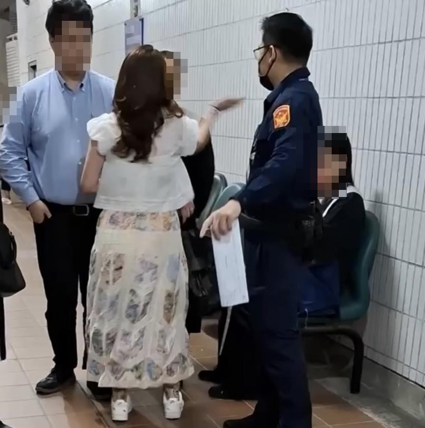 惡霸女無悔意再於法庭灑潑法官裁定七月二日起延押兩個月