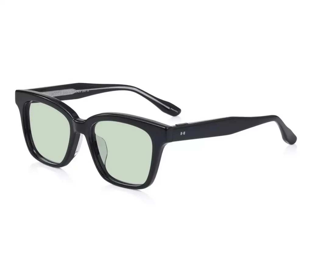 款式型號： BACK in BLACK 黑框系列 型號：OB2020G-5A C1 黑色，搭配 Color Lens 煙青綠 