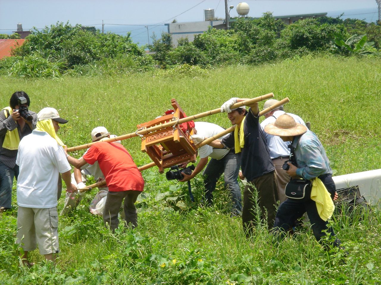 一杯青草茶喝進百年歷史 黃金博物館帶你重返金瓜石百年青草祭