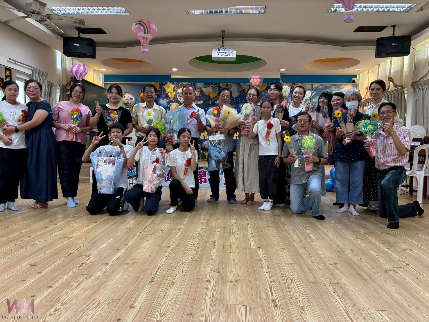偏鄉小校暖心畢典 家長霸氣將Buffet帶進校園 - https://www.watchmedia01.com