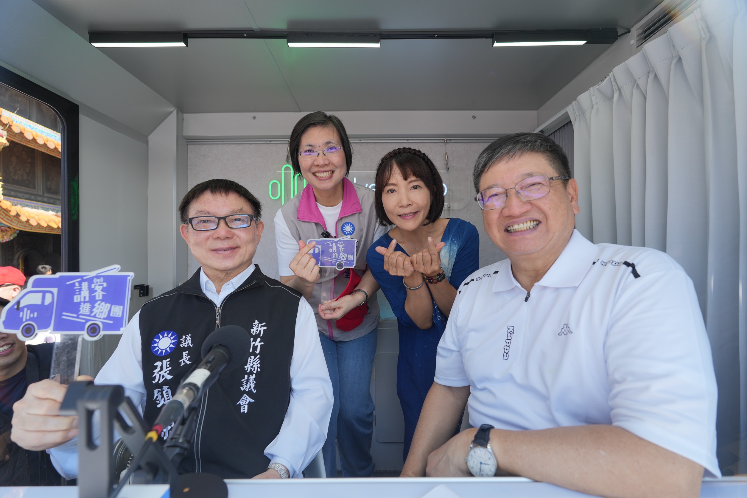 徐欣瑩出席新竹縣長盃龍舟賽 獲民眾高喊凍蒜 期許縣政大船乘風破