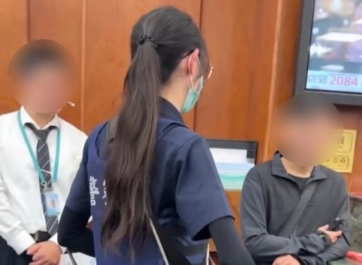 ▲男子至銀行提百萬現金，準備當作迎娶泰國女友的聘金。