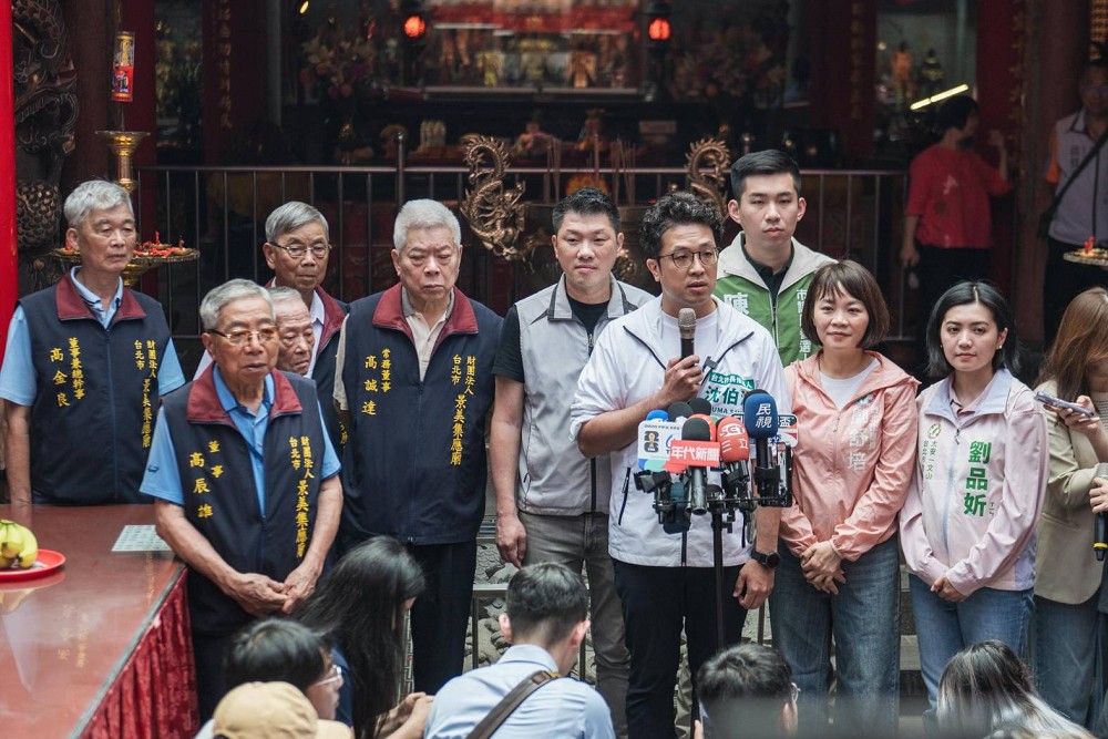 競選文宣「你的市長」首曝光　沈伯洋二度走訪文山區赴集應廟參拜 215