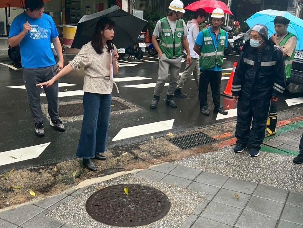 強降雨致泥沙沖入民宅　許淑華將再會勘籲評估設置擋水牆 195