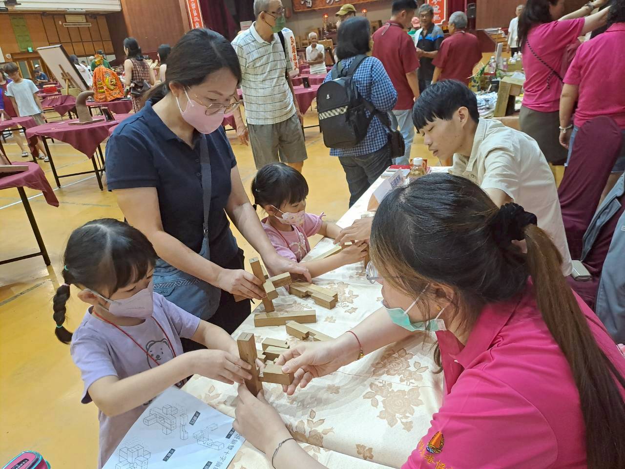 「中國樂高」超燒腦！大葉學生鹿港教玩魯班鎖吸人氣