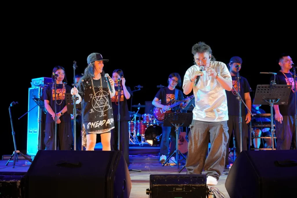 金曲歌王桑布伊與神秘嘉賓Saya張惠春