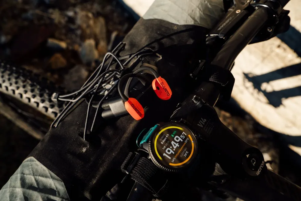 SUUNTO VERTICAL 2 通過軍規測試的強大實力,完美契戶外探險需求。