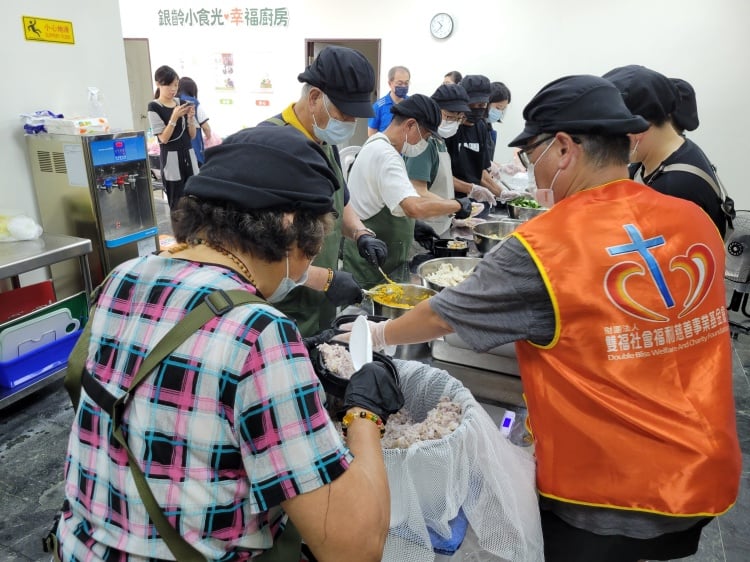 ▲2025 好點子「爺奶便當社」在桃園大溪被落地實踐為「銀齡小食光 幸福廚房」。