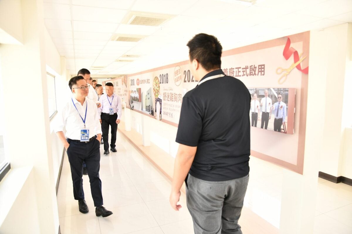 ▲海基會秘書長羅文嘉率大陸台商參訪嘉義在地產業，了解地方產業發展現況與投資環境。（圖／海基會提供）