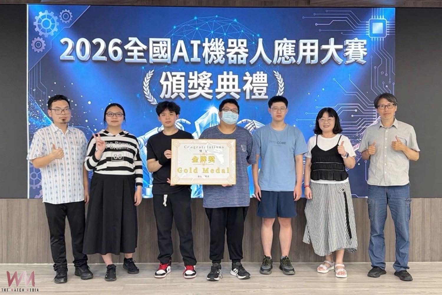 深化智慧科技　弘光科大國際生與團隊 勇奪全國AI機器人大賽金牌