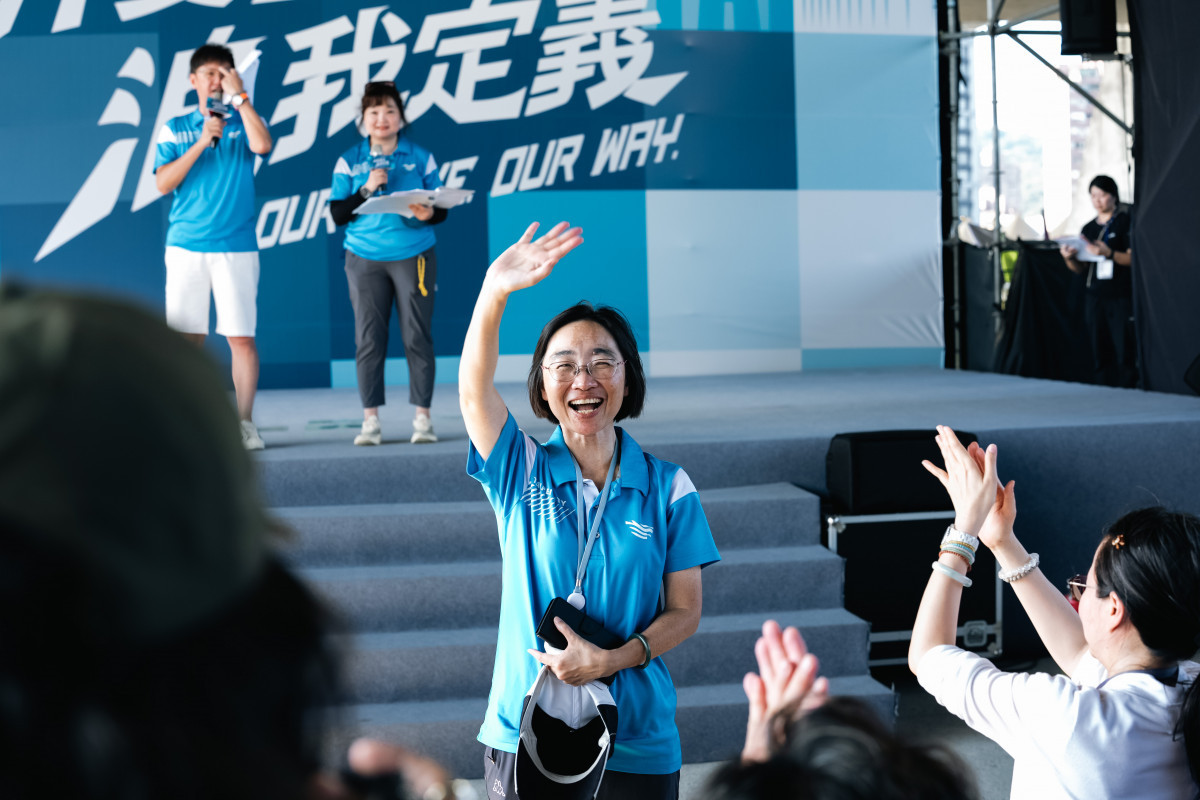 臺北市政府體育局局長游竹萍出席2026臺北國際龍舟錦標賽閉幕典禮，向參賽選手及隊伍致意，肯定全隊全力以赴之運動精神與精采表現，為賽事畫下圓滿句點。