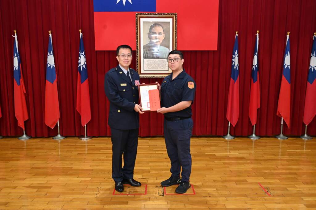 ▲芳苑分局二林分駐所警員彭聖祐榮膺114年內政部警政署「失蹤人口查尋工作績優員警」，這份殊榮不僅印證了他的專業能力，更展現了身為人民保母，守護每個家庭圓滿的熱切初心。（圖／彰化警方提供）