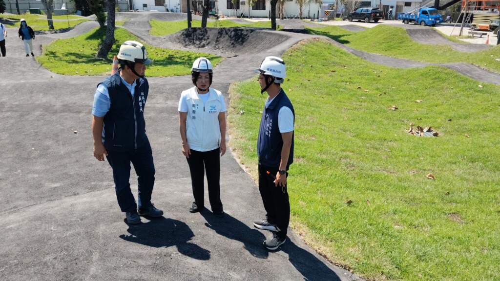 ∆台東縣府建設處指出， Pump Track 輪狀車賽道，全長約485公尺，是融合高低起伏坡道與連續彎道的波浪型專業場地。（圖／記者 陳志強 攝）