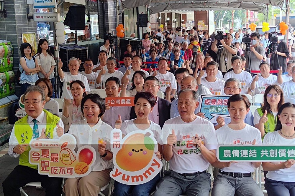 產地直送！14個特色攤位齊聚板橋　陳亭妃、蘇巧慧攜手產銷合作台南芒果 211