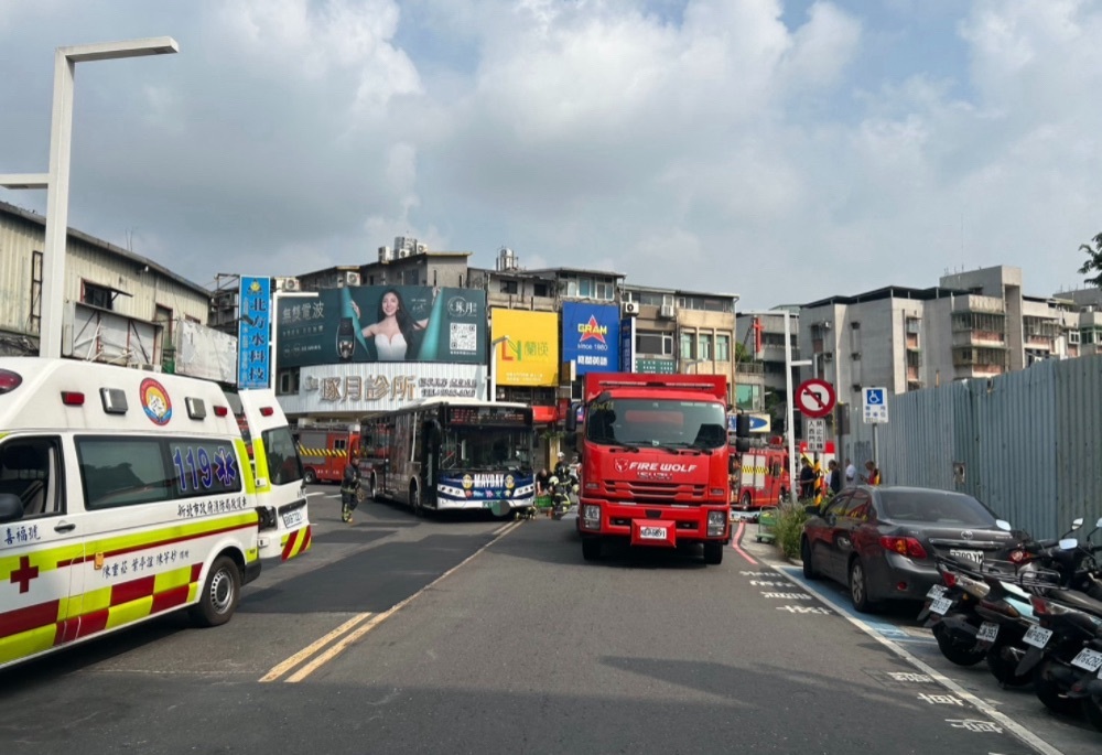 助兒參選拉票遇死劫 周勝考前妻遭公車輾斃、周韋翰哀慟 24 248260624a09