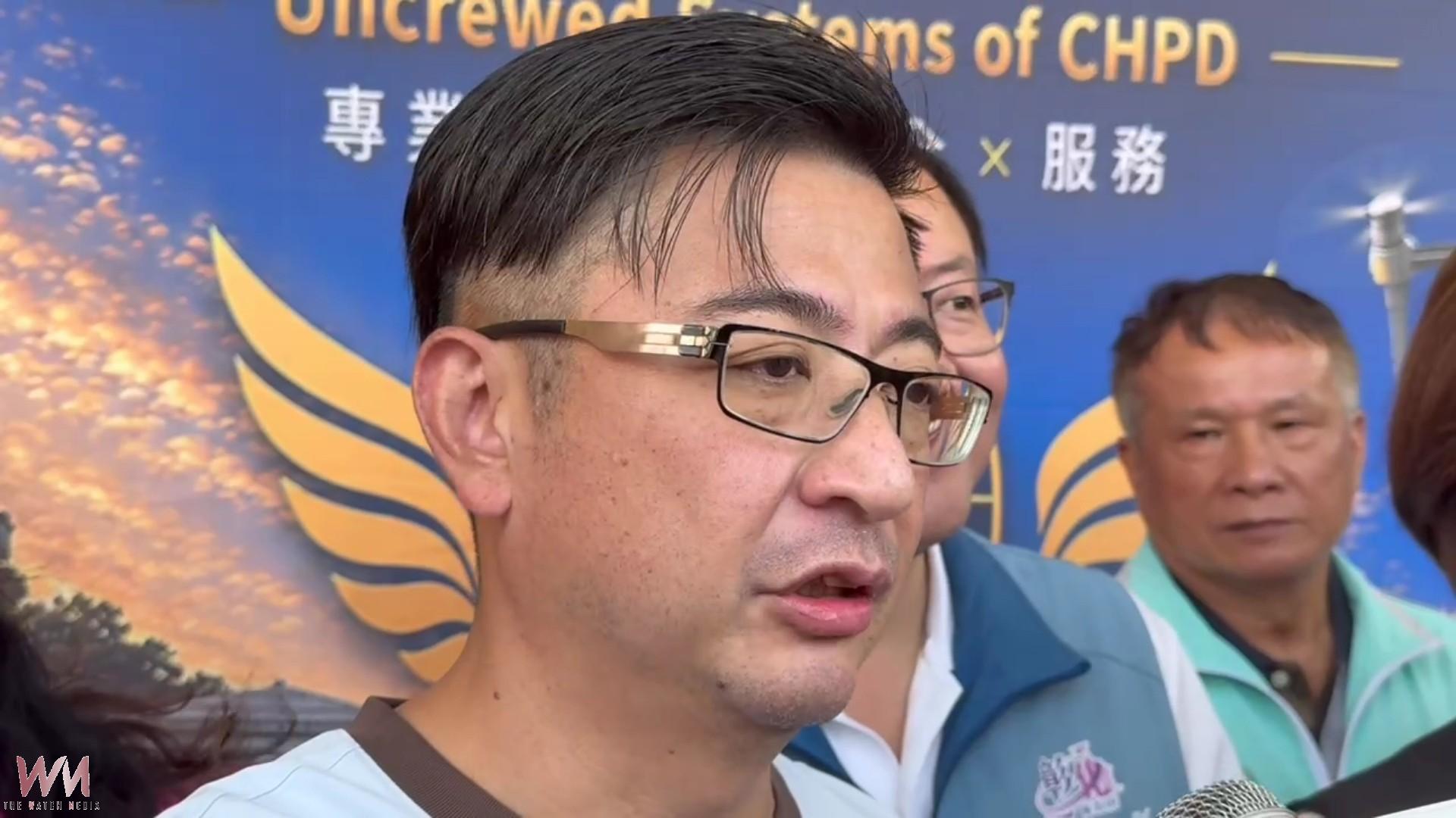 （有影片）／謝典霖「沒有宿醉才來」自嘲　無人機隊典禮引笑聲