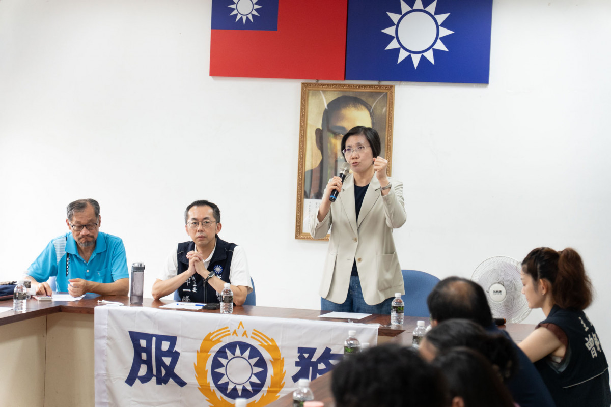 立委徐欣瑩出席新竹縣民眾服務社理監事會議。