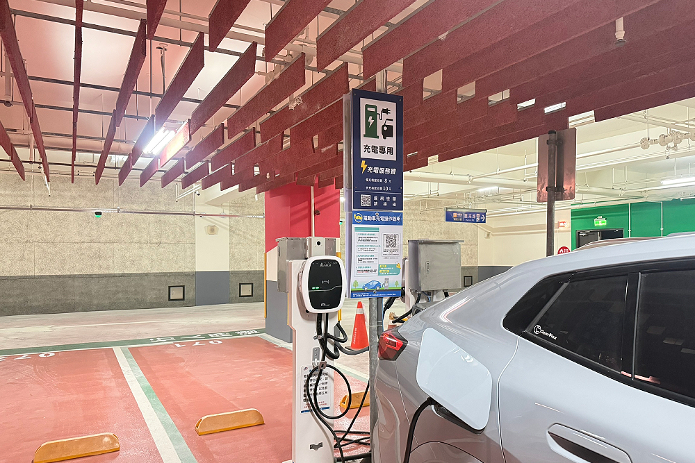 台中充電槍突破930槍領先六都　交通局打造電動車友善城市 221