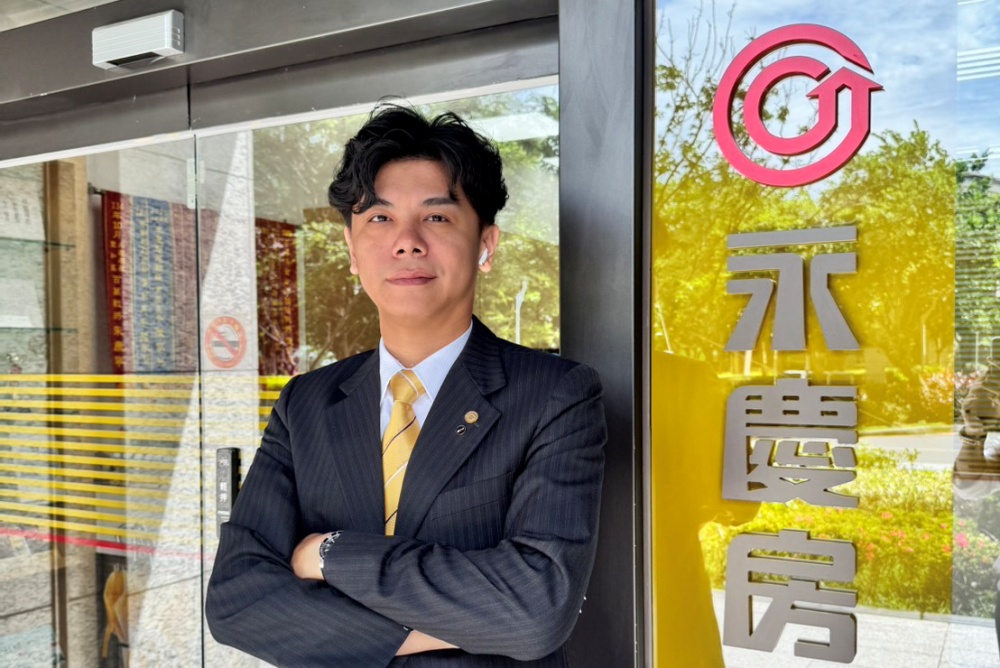 長工時餐飲主管轉戰房仲業　陳家銘在永慶房屋找回收入與家庭平衡 217