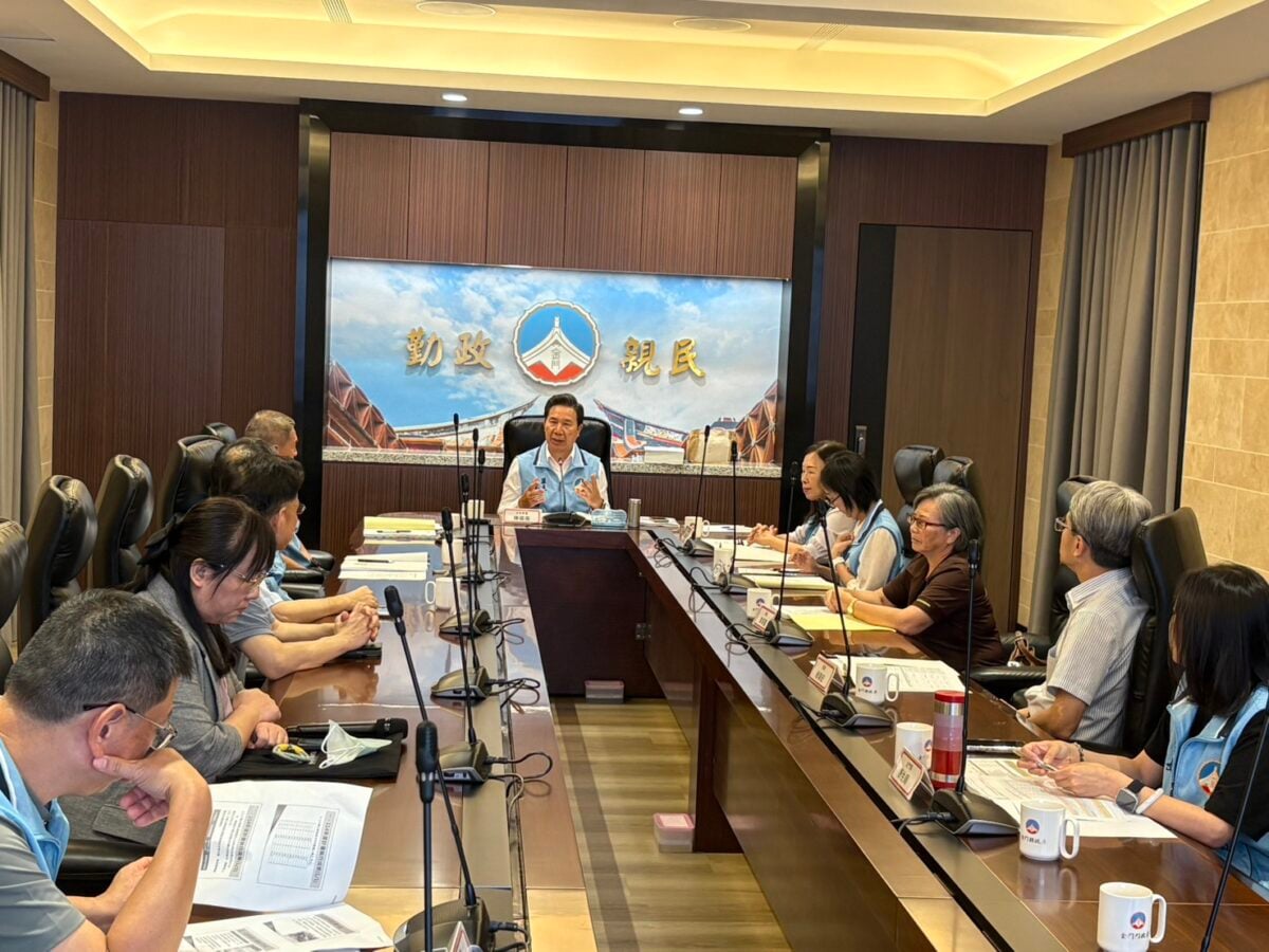 ▲縣長陳福海拍板調升醫護人員留任獎金50% 並請醫院積極規劃第二醫療大樓興建期程 落實醫療資源在地化 打造更有感的醫療服務品質。