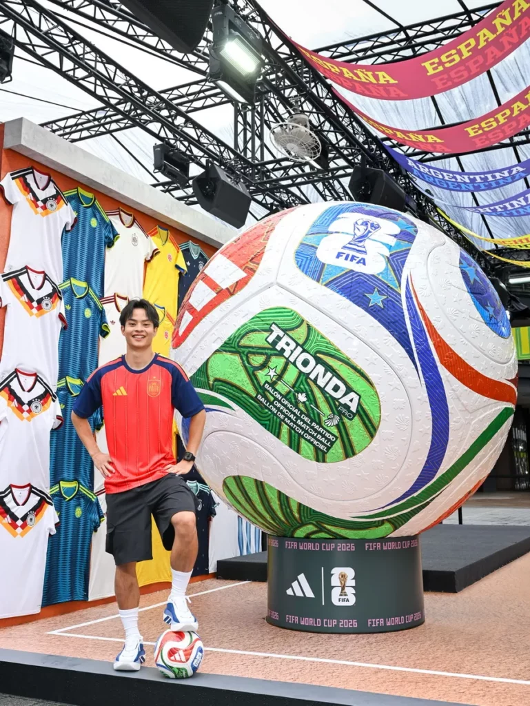 旅西球星袁永誠號召足球迷走進「adidas 2026 FIFA 世界盃足球街區」，感受世界盃熱潮。