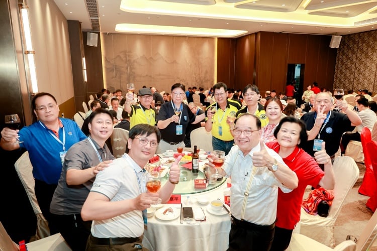 ▲華南地區多所大專院校校友會代表齊聚一堂，跨校聯誼交流，展現強大向心力。